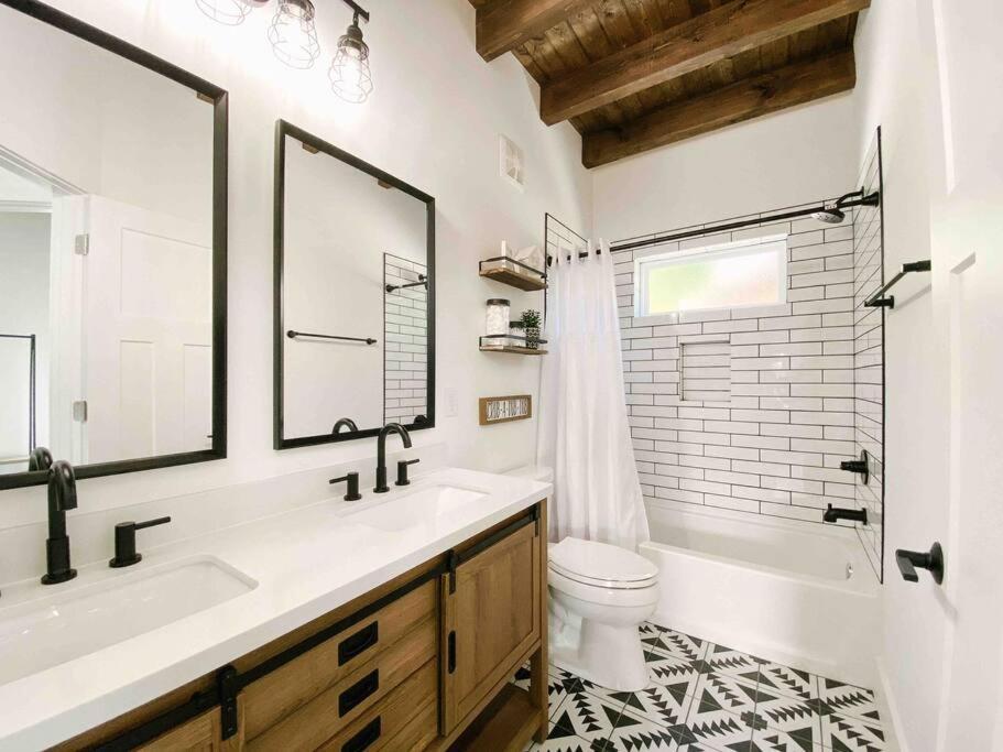 Cozy Smoky Mountain Tiny House Apartment Pigeon Forge Bagian luar foto